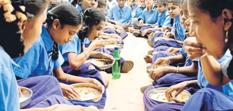 ഇനി മുതല് പി.എം പോഷണ്; സ്കൂളുകളിലെ ഉച്ചഭക്ഷണ പദ്ധതിയുടെ പേരുമാറ്റി കേന്ദ്രസര്ക്കാര് ഇനി മുതല് പി.എം പോഷണ്; സ്കൂളുകളിലെ ഉച്ചഭക്ഷണ പദ്ധതിയുടെ പേരുമാറ്റി കേന്ദ്രസര്ക്കാര്