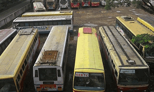 ഫിറ്റ്നസ് സർട്ടിഫിക്കറ്റ് ഈ മാസം അവസാനിക്കും; കട്ടപ്പുറത്താകുമെന്ന ആശങ്കയിൽ രണ്ടായിരത്തോളം കെ.എസ്.ആർ.ടി.സി ബസുകൾ