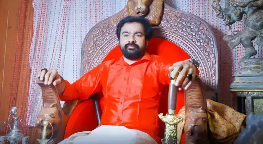 മോന്‍സണ്‍ ഭൂമി തട്ടിപ്പ് കേസിലും പ്രതി; പാലാ സ്വദേശിയില്‍ നിന്നും ഒരു കോടി 72 ലക്ഷം രൂപ തട്ടിയെടുത്തു