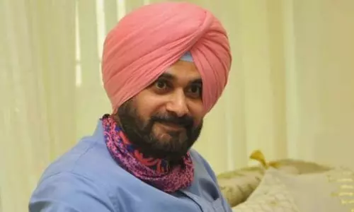പഞ്ചാബ് മുഖ്യമന്ത്രി കള്ളം പറയുകയും വ്യാജ വാഗ്ദാനം നൽകുകയും ചെയ്യുന്നു: പി.സി.സി പ്രസിഡൻറ് സിദ്ദു