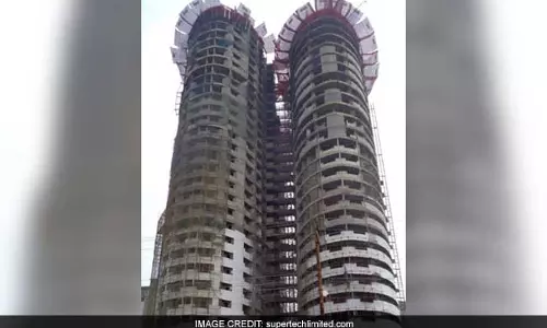 വേണമെങ്കില് ഒരു ടവര് പൊളിക്കാം, ചട്ടങ്ങള് ലംഘിച്ച് നിർമിച്ച കെട്ടിടങ്ങള് പൊളിക്കണമെന്ന സുപ്രിംകോടതി വിധിക്കെതിരെ കമ്പനിയുടെ ഹര്ജി വേണമെങ്കില് ഒരു ടവര് പൊളിക്കാം, ചട്ടങ്ങള് ലംഘിച്ച് നിർമിച്ച കെട്ടിടങ്ങള് പൊളിക്കണമെന്ന സുപ്രിംകോടതി വിധിക്കെതിരെ കമ്പനിയുടെ ഹര്ജി