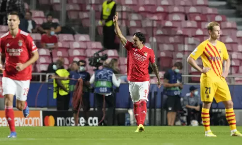 വീണ്ടും തോറ്റു; ബാഴ്സയെ മൂന്ന് ഗോളിന് മുക്കി ബെൻഫിക