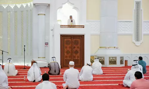 നിയന്ത്രണങ്ങള് നീക്കുന്നു; ഖത്തറില് പള്ളികളിൽ നമസ്കാരത്തിന് സാമൂഹിക അകലം ആവശ്യമില്ല നിയന്ത്രണങ്ങള് നീക്കുന്നു; ഖത്തറില് പള്ളികളിൽ നമസ്കാരത്തിന് സാമൂഹിക അകലം ആവശ്യമില്ല