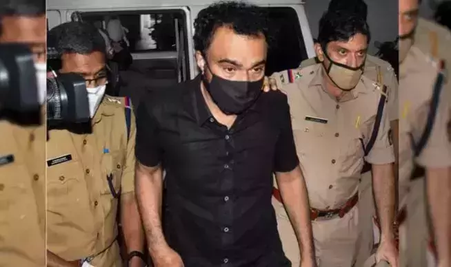 തട്ടിപ്പുവീരന് മോൻസൺ മാവുങ്കലിന്റെ ശബ്ദ സാംപിള് ക്രൈംബ്രാഞ്ച് ശേഖരിക്കുന്നു തട്ടിപ്പുവീരന് മോൻസൺ മാവുങ്കലിന്റെ ശബ്ദ സാംപിള് ക്രൈംബ്രാഞ്ച് ശേഖരിക്കുന്നു