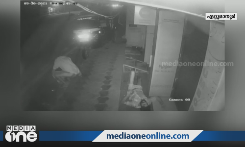 അപകടത്തില്‍പെട്ട യുവാവിനെ സുഹൃത്ത് വഴിയില്‍ ഉപേക്ഷിച്ചു; എട്ട് മണിക്കൂര്‍ റോഡരികില്‍, ഒടുവില്‍ ദാരുണാന്ത്യം