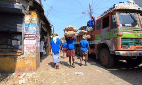 ചുമട്ടുതൊഴിലാളി രജിസ്ട്രേഷന് മുൻ പരിചയം ആവശ്യമില്ല: ഹൈക്കോടതി