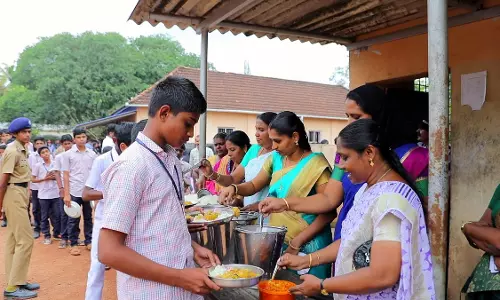 വീണ്ടും പേരുമാറ്റം! സ്കൂളുകളിലെ ഉച്ചഭക്ഷണ പദ്ധതിയെ പി.എം പോഷണ് ആക്കി കേന്ദ്ര സര്ക്കാര് വീണ്ടും പേരുമാറ്റം! സ്കൂളുകളിലെ ഉച്ചഭക്ഷണ പദ്ധതിയെ പി.എം പോഷണ് ആക്കി കേന്ദ്ര സര്ക്കാര്