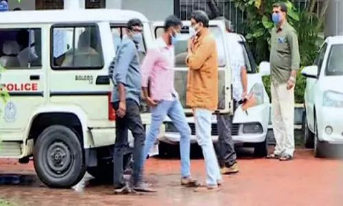 കുറ്റപത്രം സമർപ്പിച്ചില്ല; മുട്ടിൽ മരംകൊള്ളക്കേസ് പ്രതികൾക്ക് ജാമ്യം