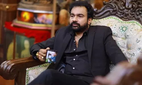 പത്തു വര്ഷം പോലും പഴക്കമില്ല; മോൻസന്റെ കൈവശമുള്ള വസ്തുക്കൾ വ്യാജമെന്ന് പുരാവസ്തു വകുപ്പ് പത്തു വര്ഷം പോലും പഴക്കമില്ല; മോൻസന്റെ കൈവശമുള്ള വസ്തുക്കൾ വ്യാജമെന്ന് പുരാവസ്തു വകുപ്പ്