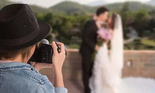 ഭക്ഷണം കിട്ടിയില്ല, വധുവിന്‍റെയും വരന്‍റെയും ചിത്രങ്ങള്‍ ഡിലീറ്റ് ചെയ്ത് ഫോട്ടോഗ്രാഫര്‍