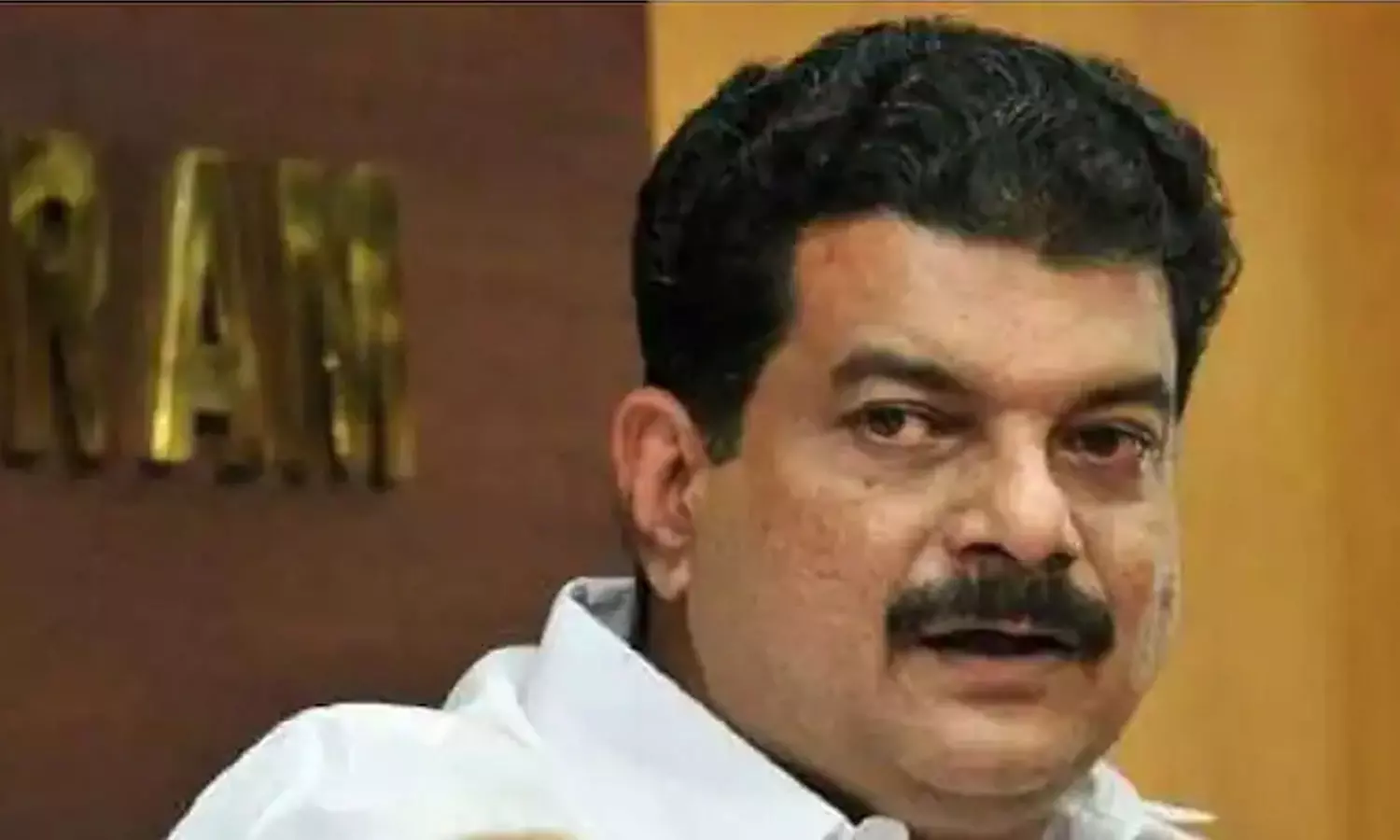 ക്രഷര് തട്ടിപ്പ് കേസ്; പിവി അന്വര് എം.എല്.എക്കെതിരായ സമ്പൂര്ണ്ണ കേസ് ഡയറി ഹാജരാക്കാന് കോടതി ഉത്തരവ് ക്രഷര് തട്ടിപ്പ് കേസ്; പിവി അന്വര് എം.എല്.എക്കെതിരായ സമ്പൂര്ണ്ണ കേസ് ഡയറി ഹാജരാക്കാന് കോടതി ഉത്തരവ്