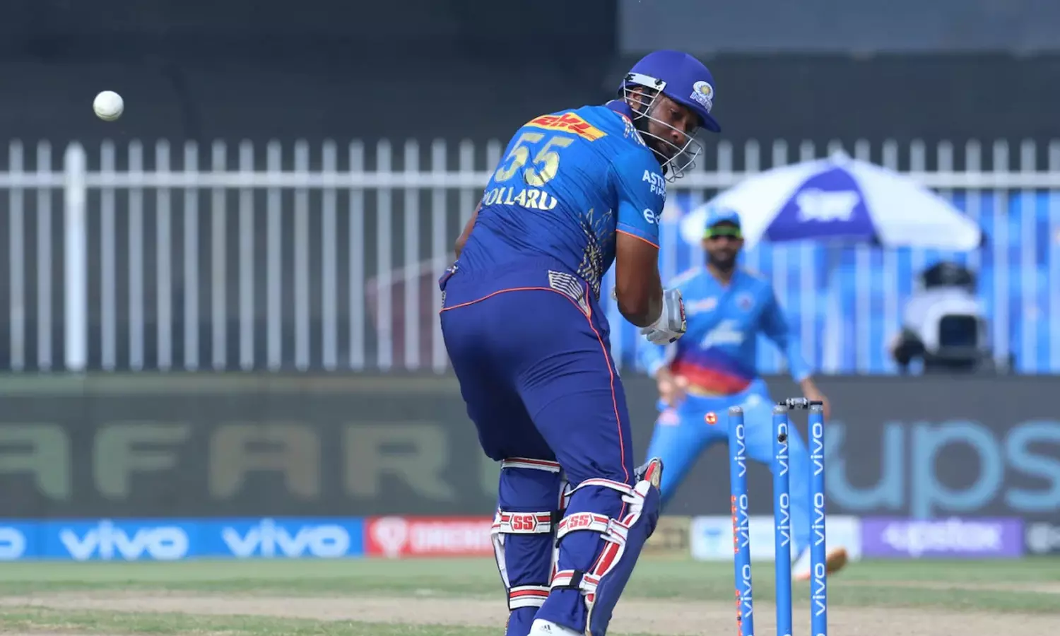 നട്ടെലൊടിച്ച് ആവേശ് ഖാൻ, കസറി അക്സർ പട്ടേൽ; ഡൽഹിക്കെതിരെ മുംബൈക്ക് ബാറ്റിങ് തകർച്ച നട്ടെലൊടിച്ച് ആവേശ് ഖാൻ, കസറി അക്സർ പട്ടേൽ; ഡൽഹിക്കെതിരെ മുംബൈക്ക് ബാറ്റിങ് തകർച്ച