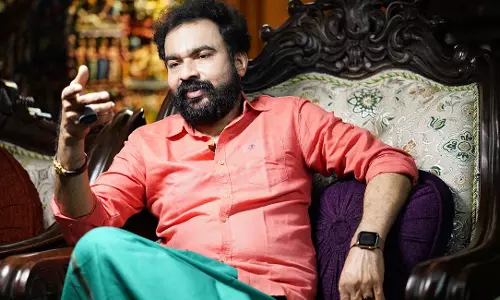 80 ലക്ഷം തരാമെന്ന് പറഞ്ഞു വാങ്ങി, കൊടുത്തത് ഏഴ് ലക്ഷം മാത്രം; മോൻസന്റെ വീട്ടിലെ ശില്പങ്ങള് കസ്റ്റഡിയിലെടുത്തു 80 ലക്ഷം തരാമെന്ന് പറഞ്ഞു വാങ്ങി, കൊടുത്തത് ഏഴ് ലക്ഷം മാത്രം; മോൻസന്റെ വീട്ടിലെ ശില്പങ്ങള് കസ്റ്റഡിയിലെടുത്തു