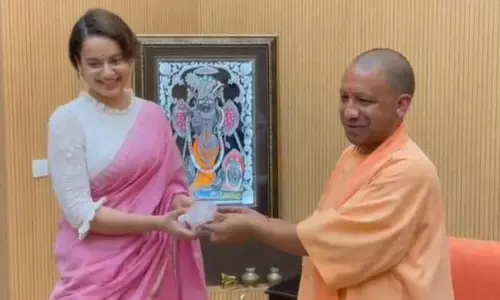 ശ്രീരാമനെപ്പോലെ തപസ്വിയായ രാജാവ് നീണാൾ വാഴട്ടെ: യോഗിയെ സന്ദർശിച്ച് കങ്കണ റണാവത്ത്