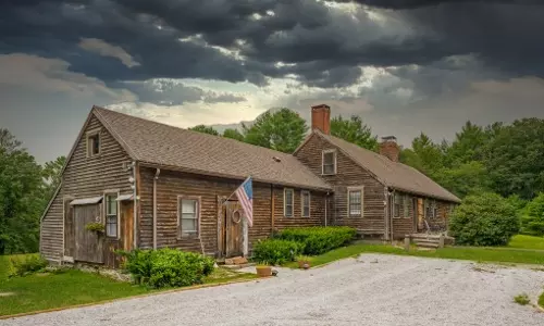 ലോകത്തെ പേടിപ്പിച്ച പ്രേതഭവനം വില്‍പനക്ക്; കണ്‍ജറിംഗ് സിനിമയിലെ വീടിന്‍റെ വില 1.2 മില്യണ്‍ ഡോളര്‍