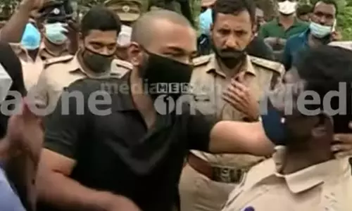 കഴുത്തുപിടിച്ച് വീഴ്ത്തി, കത്തിയെടുത്തറുത്തു, കൂസലില്ലാതെ ക്രൂരത വിവരിച്ച് പ്രതി