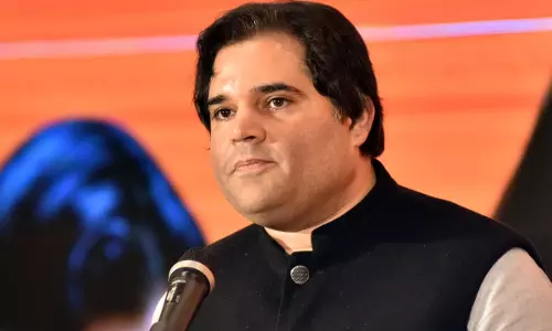 ഗോഡ്‌സെക്ക് ജയ് വിളിക്കുന്നവര്‍ രാജ്യത്തിന് അപമാനം; വരുണ്‍ ഗാന്ധി