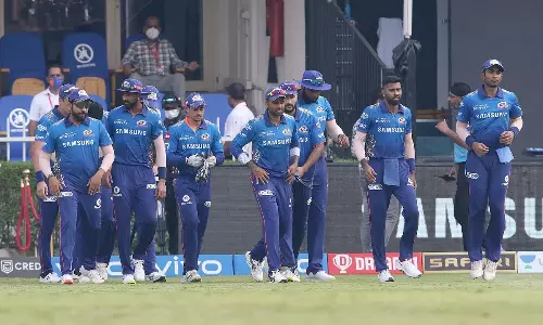 അവസാന ഓവര് വരെ ആവേശം; ഒടുവില് മുംബൈയെ നാല് വിക്കറ്റിന് തകര്ത്ത് ഡല്ഹി അവസാന ഓവര് വരെ ആവേശം; ഒടുവില് മുംബൈയെ നാല് വിക്കറ്റിന് തകര്ത്ത് ഡല്ഹി