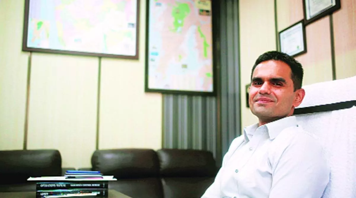 മയക്കുമരുന്ന് മാഫിയയുടെ പേടിസ്വപ്നം... ആരാണ് സമീര് വാങ്കഡെ? മയക്കുമരുന്ന് മാഫിയയുടെ പേടിസ്വപ്നം... ആരാണ് സമീര് വാങ്കഡെ?