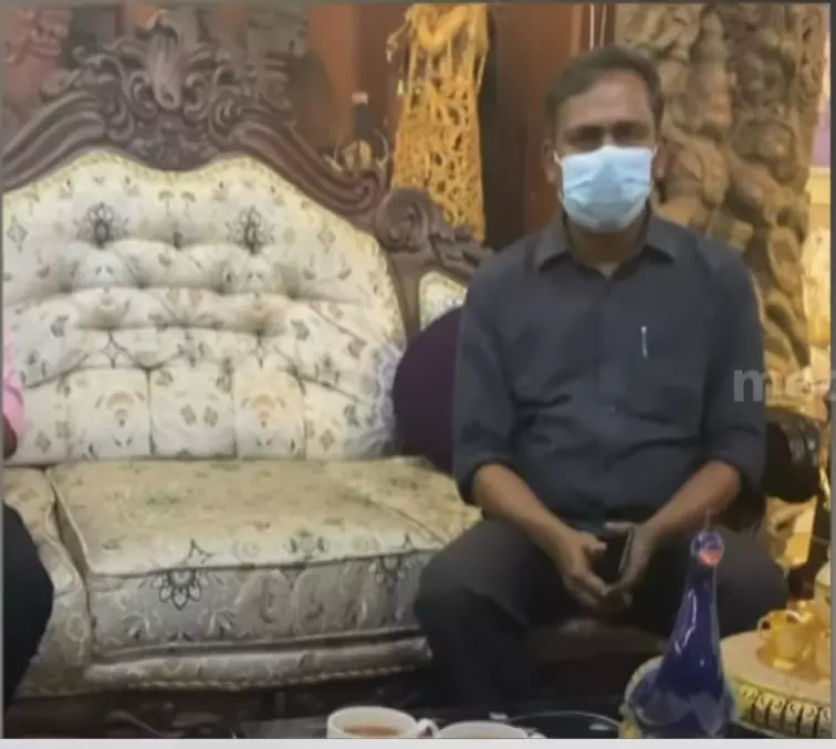 എന്റെ കാര്യങ്ങളില്‍ ഇടപെടാന്‍ പൊലീസിന് അവകാശമില്ല; ക്രൈം ബ്രാഞ്ച് ഉദ്യോഗസ്ഥരെ ഭീഷണിപ്പെടുത്തി മോന്‍സണ്‍