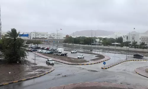 ശഹീന്‍ ചുഴലിക്കാറ്റ് ഒമാന്‍ തീരത്തിനരികെ; അതീവ ജാഗ്രത