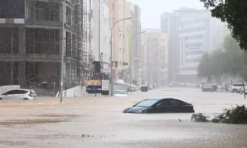 ഒമാനിൽ ചുഴലിക്കാറ്റിൽ മലയിടിഞ്ഞു വീണ് രണ്ട് മരണം