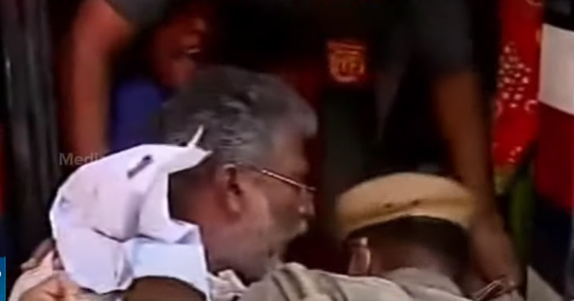 ഡല്‍ഹിയിലെ കര്‍ഷക മാര്‍ച്ച്; പി കൃഷ്ണപ്രസാദുള്‍പ്പെടെയുള്ള നേതാക്കള്‍ക്ക് പൊലീസിന്‍റെ ക്രൂരമര്‍ദനം