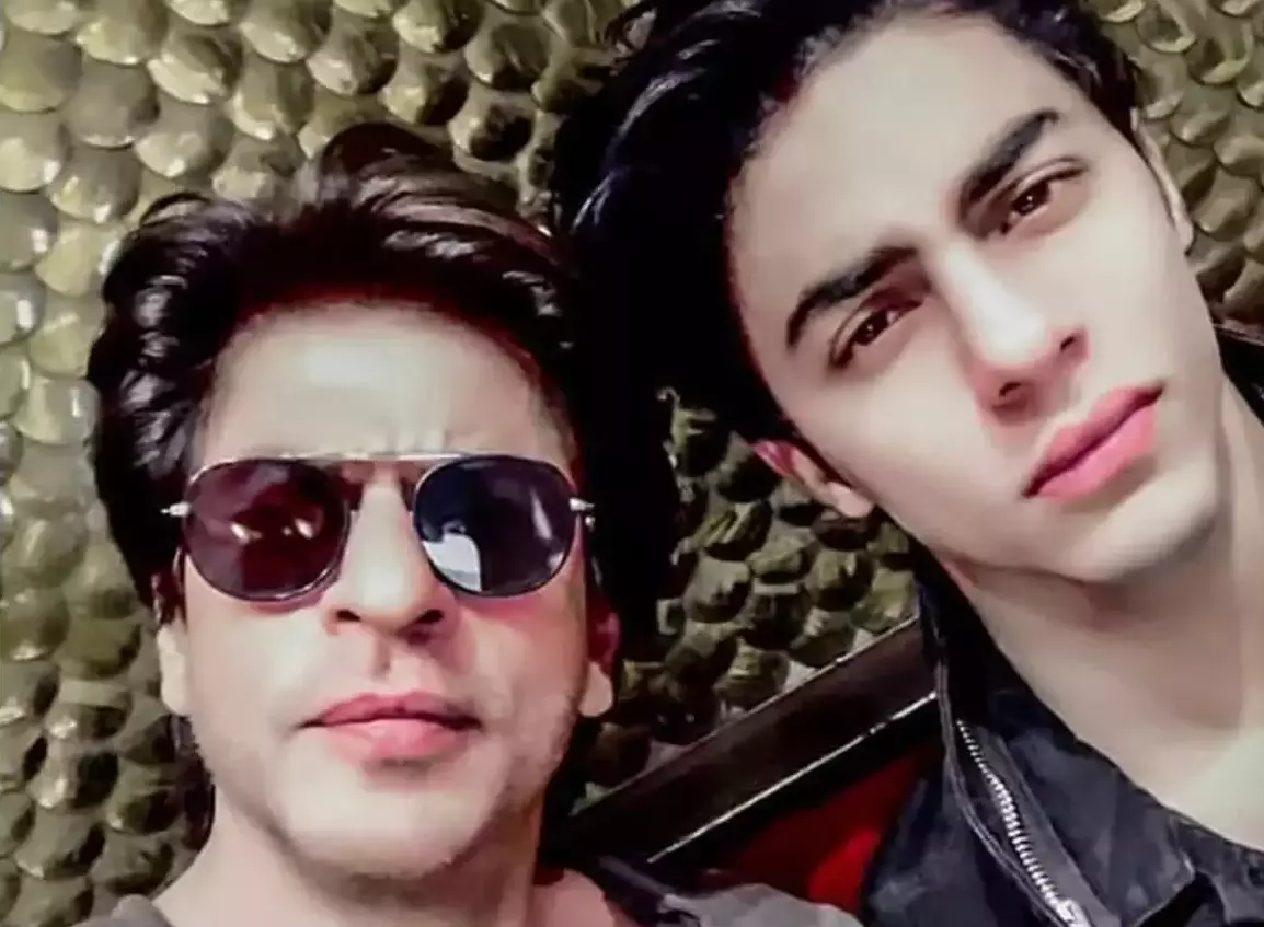 മകന് മയക്കുമരുന്ന് ഉപയോഗിക്കാം, ഇഷ്ടമുള്ളതെല്ലാം ചെയ്യാം; വൈറലായി ഷാരൂഖിന്റെ വീഡിയോ മകന് മയക്കുമരുന്ന് ഉപയോഗിക്കാം, ഇഷ്ടമുള്ളതെല്ലാം ചെയ്യാം; വൈറലായി ഷാരൂഖിന്റെ വീഡിയോ