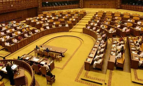 ഹരിത ചോദ്യോത്തര വേളയിൽ ഉന്നയിച്ച് ഭരണപക്ഷം; എതിർത്ത് പ്രതിപക്ഷം