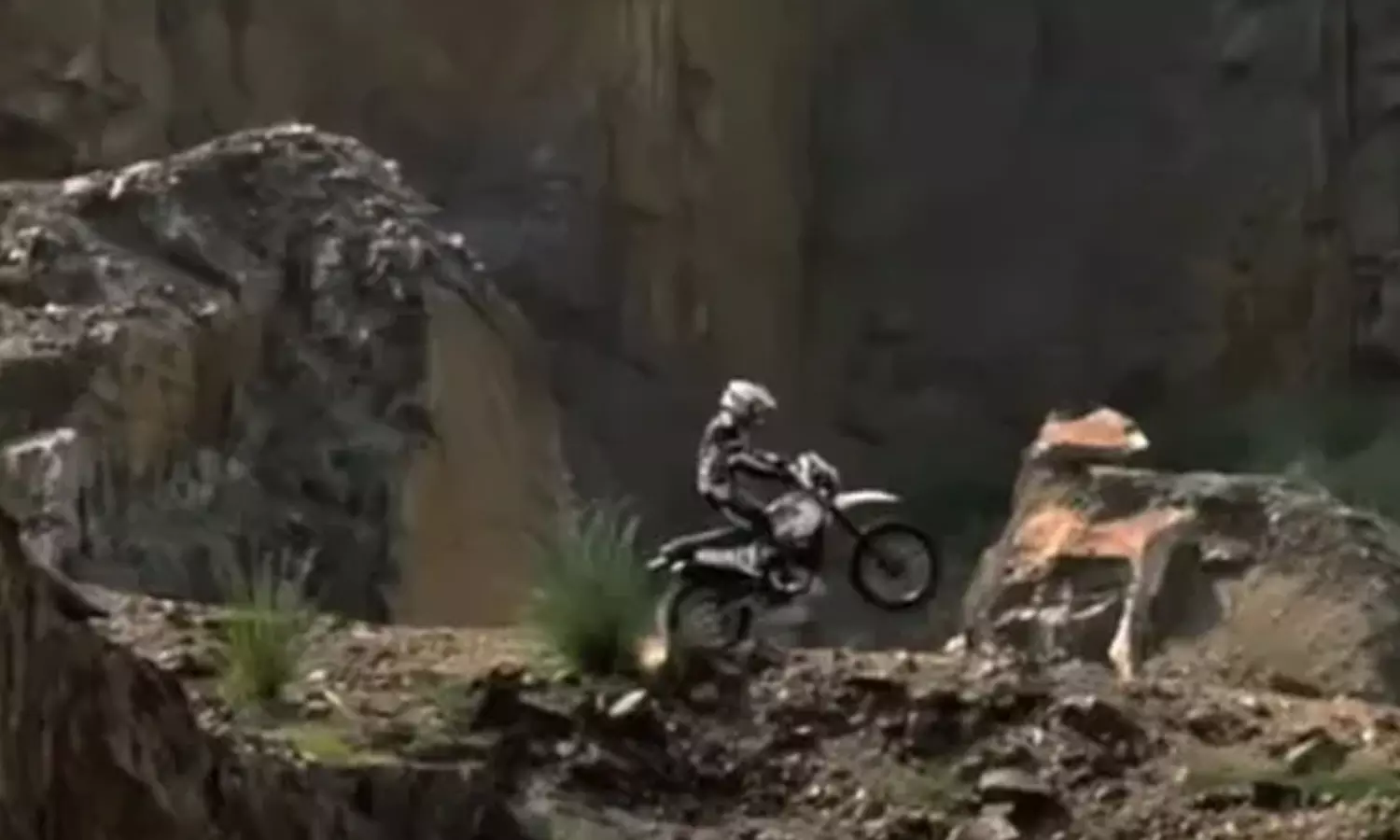 എക്സ് പൾസിന്റെ പുതിയ രൂപം വരുന്നു; എക്സ് പൾസ് 200 4 V എക്സ് പൾസിന്റെ പുതിയ രൂപം വരുന്നു; എക്സ് പൾസ് 200 4 V