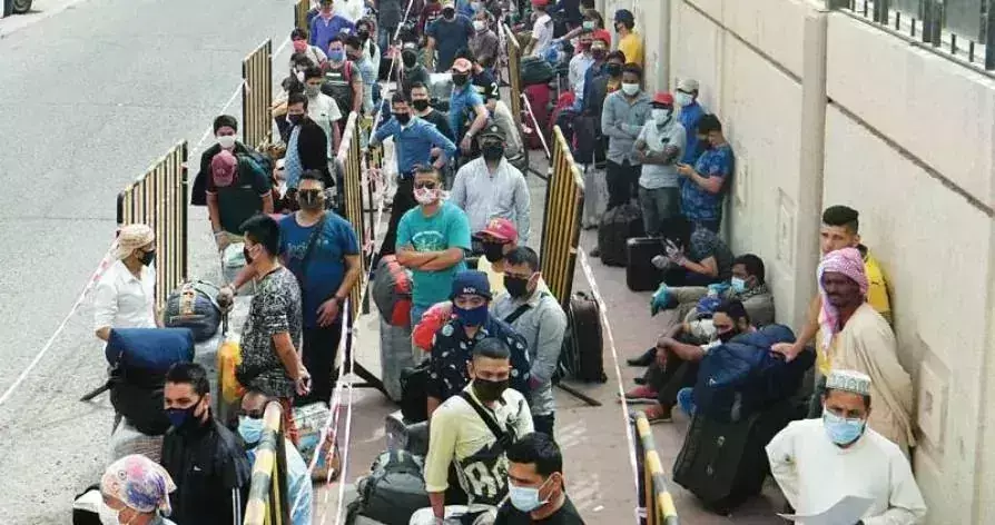 കുവൈത്തിൽ തൊഴില് പെർമിറ്റ് ഫീസ് വർധിപ്പിക്കാൻ നീക്കം കുവൈത്തിൽ തൊഴില് പെർമിറ്റ് ഫീസ് വർധിപ്പിക്കാൻ നീക്കം