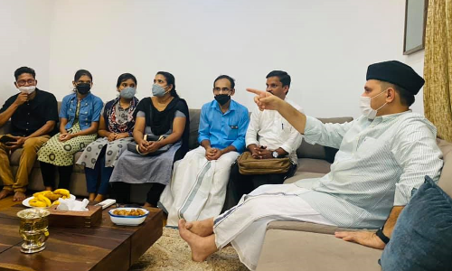 പാലായിൽനിന്ന് അവർ പാണക്കാട്ടെത്തി; ആ കാരുണ്യത്തിന് നന്ദിപറയാൻ