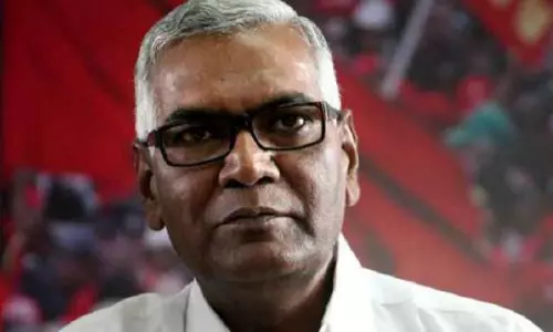 പാര്ട്ടിയില് ജനാധിപത്യമുണ്ട്; എന്നാല് സെക്രട്ടറിയെ പരസ്യമായി വിമര്ശിക്കുന്നത് സ്വീകാര്യമല്ല-കാനത്തെ തള്ളി ഡി.രാജ പാര്ട്ടിയില് ജനാധിപത്യമുണ്ട്; എന്നാല് സെക്രട്ടറിയെ പരസ്യമായി വിമര്ശിക്കുന്നത് സ്വീകാര്യമല്ല-കാനത്തെ തള്ളി ഡി.രാജ