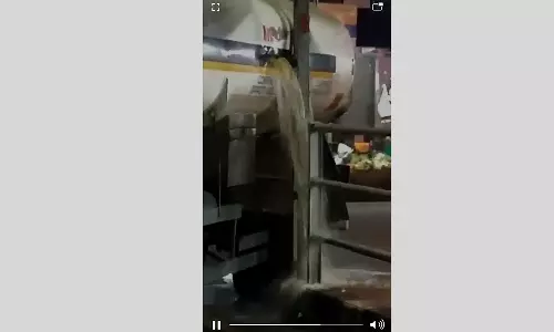 താനൂരില്‍ പെട്രോള്‍ ടാങ്കര്‍ അപകടം;പെട്രോള്‍ ചോരുന്നു