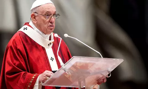 കത്തോലിക്കാസഭയിലെ ബാലപീഡനം; ഇരകളോട് ഖേദം പ്രകടിപ്പിച്ച് ഫ്രാൻസിസ് മാർപാപ്പ കത്തോലിക്കാസഭയിലെ ബാലപീഡനം; ഇരകളോട് ഖേദം പ്രകടിപ്പിച്ച് ഫ്രാൻസിസ് മാർപാപ്പ