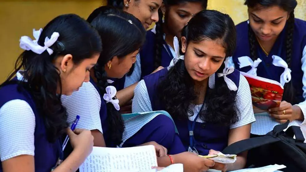 പ്ലസ് വൺ പ്രവേശനം; രണ്ടാം അലോട്ട്മെന്റ് പട്ടിക ഇന്ന് പ്ലസ് വൺ പ്രവേശനം; രണ്ടാം അലോട്ട്മെന്റ് പട്ടിക ഇന്ന്