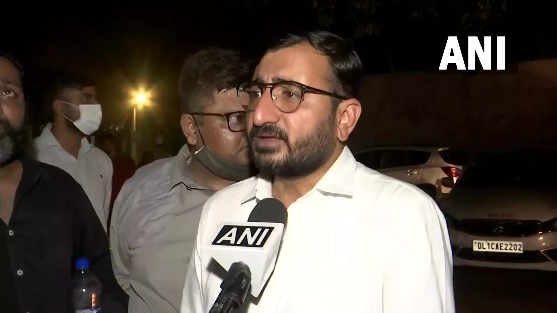 ലഹരിവേട്ട: എന്‍സിബി ഉദ്യോഗസ്ഥരോടൊപ്പം  താനും കപ്പലിലുണ്ടായിരുന്നുവെന്ന് ബിജെപി പ്രവർത്തകൻ