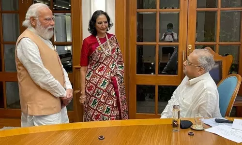 പ്രധാനമന്ത്രിക്കു മുമ്പിലിരിക്കുന്ന ഈ കില്ലാഡി ആരാണ്? അറിയാം ഈ ബിസിനസ് ഭീമനെ