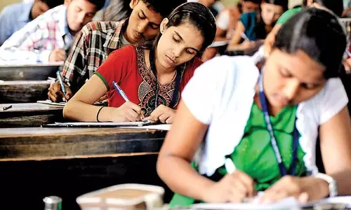 നീറ്റ് സൂപ്പർ സ്പെഷ്യാലിറ്റി പരീക്ഷ പഴയ മാതൃകയിൽ തന്നെ നടത്തും; കേന്ദ്രം സുപ്രീംകോടതിയില് നീറ്റ് സൂപ്പർ സ്പെഷ്യാലിറ്റി പരീക്ഷ പഴയ മാതൃകയിൽ തന്നെ നടത്തും; കേന്ദ്രം സുപ്രീംകോടതിയില്