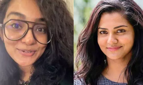 രാവിലെ എഴുന്നേറ്റാലുടൻ തോന്നുന്നതെല്ലാം കുത്തിക്കുറിക്കൂ; ചലഞ്ചുമായി പാർവ്വതി