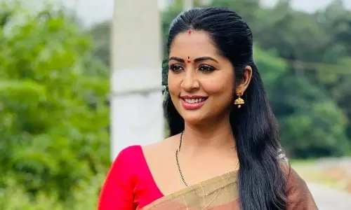 സിനിമയിലെത്തിയിട്ട് 20 വർഷം; നന്ദി അറിയിച്ച് നവ്യാ നായർ