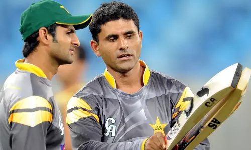 പാകിസ്താനെ തോൽപ്പിക്കാൻ ഇന്ത്യക്ക് കഴിയില്ല, അതാണ് ഒപ്പം കളിക്കാത്തത്: അബ്ദുൾ റസാഖ്