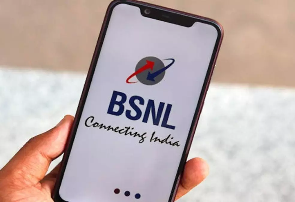 4ജി സൗജന്യ സിമ്മുമായി ബിഎസ്എൻഎൽ; നമ്പർ പോർട്ട് ചെയ്യുന്നവർക്കും ആനുകൂല്യം 4ജി സൗജന്യ സിമ്മുമായി ബിഎസ്എൻഎൽ; നമ്പർ പോർട്ട് ചെയ്യുന്നവർക്കും ആനുകൂല്യം