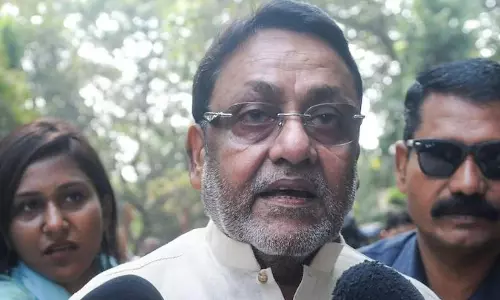 ആര്യന് ഖാന് ഉള്പ്പെടെയുള്ളവരുടെ അറസ്റ്റ്: റെയ്ഡ് വ്യാജം, പിന്നില് ബിജെപിയെന്ന് മഹാരാഷ്ട്ര മന്ത്രി ആര്യന് ഖാന് ഉള്പ്പെടെയുള്ളവരുടെ അറസ്റ്റ്: റെയ്ഡ് വ്യാജം, പിന്നില് ബിജെപിയെന്ന് മഹാരാഷ്ട്ര മന്ത്രി