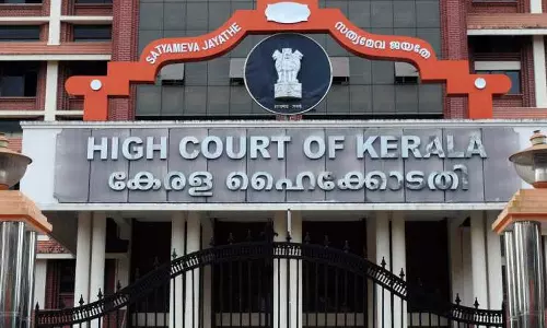 കൊടിയുടെ നിറം നോക്കാതെ നടപടിയെടുക്കണം; നോക്കുകൂലി വിഷയത്തില്‍ ഹൈക്കോടതിയുടെ താക്കീത്
