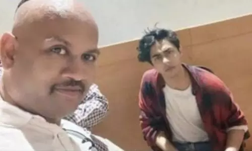 ആര്യനൊപ്പം സെല്‍ഫിയെടുത്ത ഗോസാവി തട്ടിപ്പുകാരന്‍; നിരവധി കേസുകളില്‍ പ്രതിയെന്ന് പൂനെ പൊലീസ്