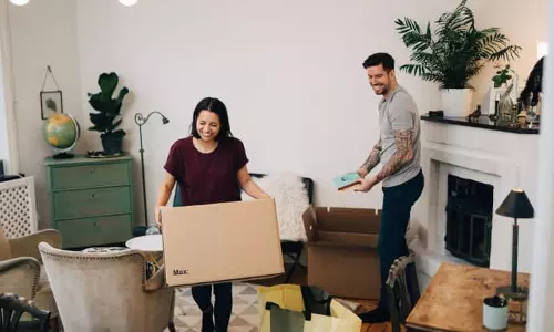 പ്രതിമാസം 300യൂറോ തരാം; വീട്ടിൽനിന്ന് ഒന്ന് ഇറങ്ങിത്തരാമോ...?