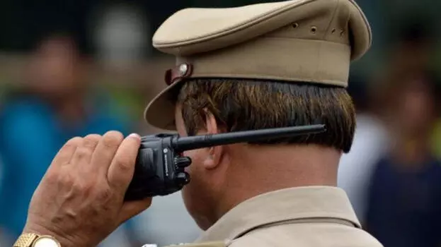 ട്രെയിന് തട്ടി മരിച്ച യുവാവിന്റെ ഫോണ് മോഷ്ടിച്ചു; എസ്ഐക്ക് സസ്പെന്ഷന് ട്രെയിന് തട്ടി മരിച്ച യുവാവിന്റെ ഫോണ് മോഷ്ടിച്ചു; എസ്ഐക്ക് സസ്പെന്ഷന്