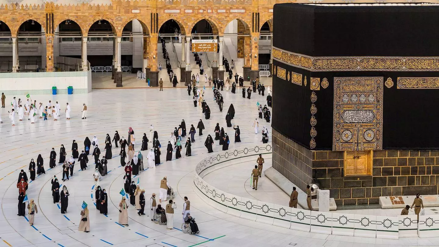 ഉംറക്കും മക്ക മദീന സന്ദര്ശനത്തിനും നിബന്ധന; പ്രവേശനം രണ്ട് ഡോസ് വാക്സിന് സ്വീകരിച്ചവര്ക്ക് മാത്രം ഉംറക്കും മക്ക മദീന സന്ദര്ശനത്തിനും നിബന്ധന; പ്രവേശനം രണ്ട് ഡോസ് വാക്സിന് സ്വീകരിച്ചവര്ക്ക് മാത്രം