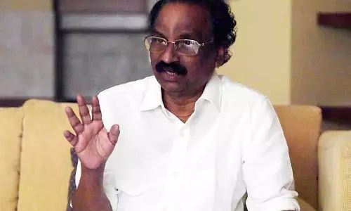 അട്ടപ്പാടിയിൽ ആദിവാസികൾക്ക് ഭൂമി വിതരണം ചെയ്യാൻ കഴിയാത്തത് ഡി.എഫ്.ഒയുടെ പിടിവാശി മൂലമെന്ന് എ.കെ ബാലന്‍